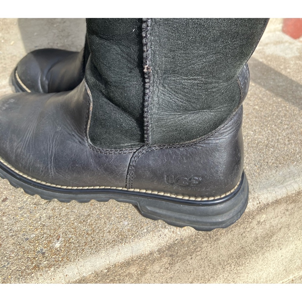 UGG Snow/ Winter Boots. Lightly Used. Black